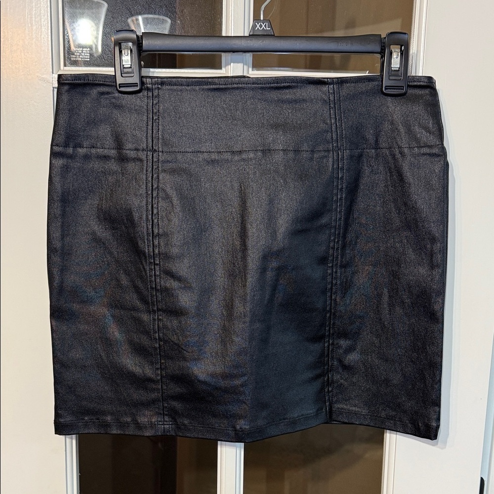 SHINESTAR Black Faux Leather Mini NWT Size Large